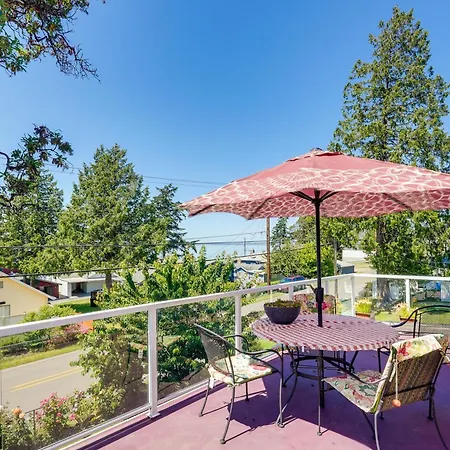 Camano Home With Ocean-View Deck - Walk To Water!